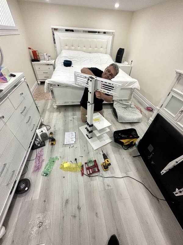 Furniture hardware